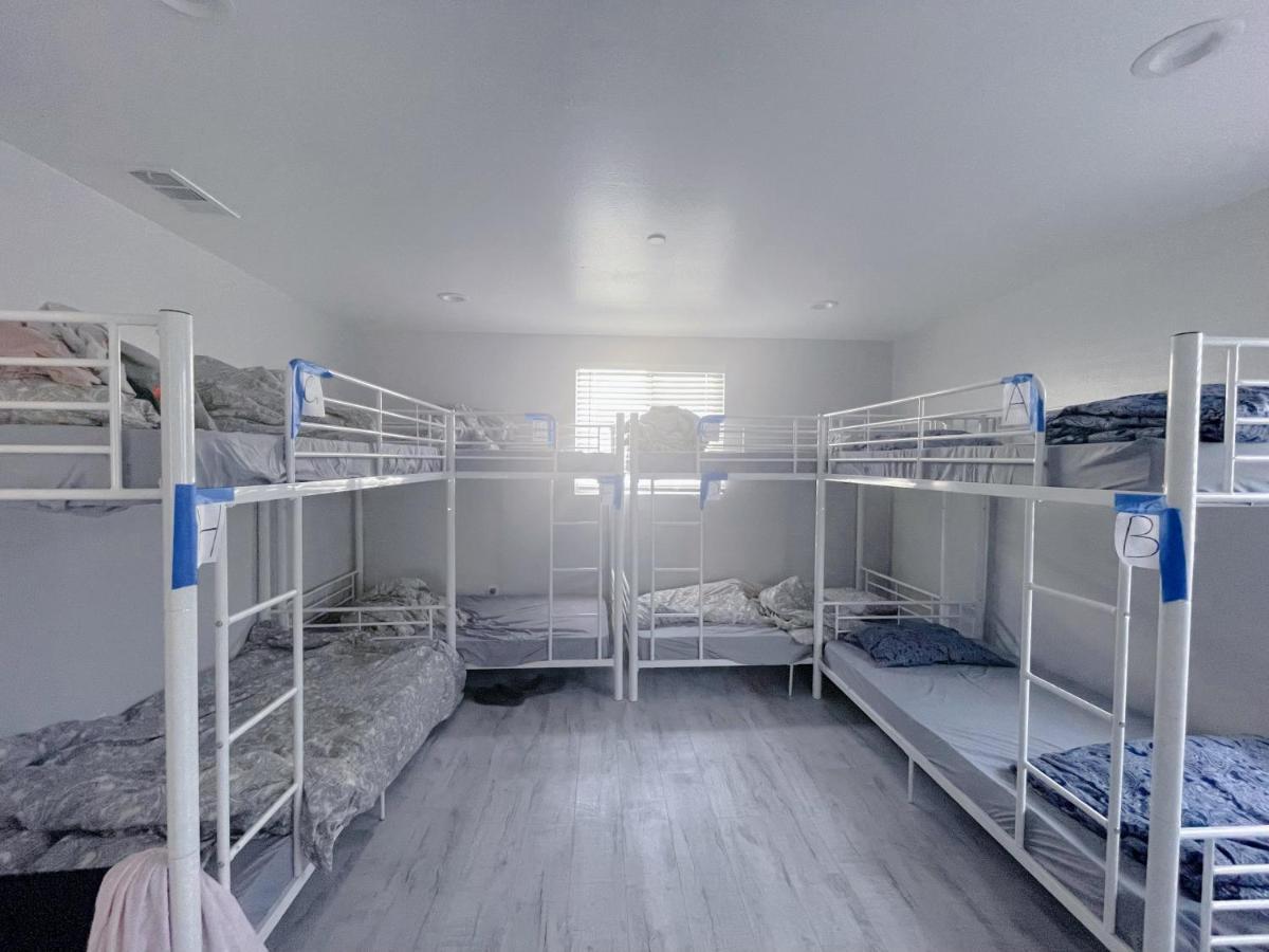 Modern Hostel In Los Angeles Exterior photo
